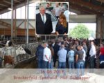 Besichtigung der Stallungen<br />(Foto: Siegfried Morhenne)